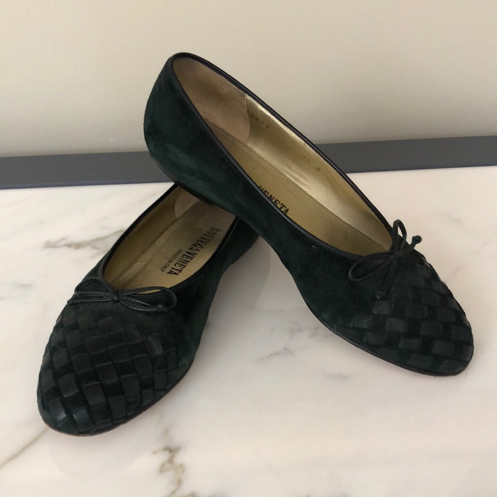 - Women’s shoes